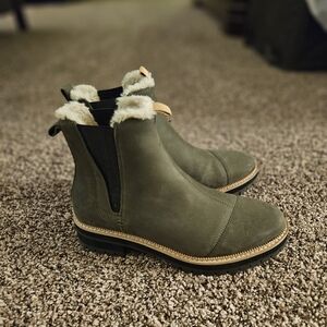 Tom's Olive Green Suede Ankle Boots with Faux Fur Lining